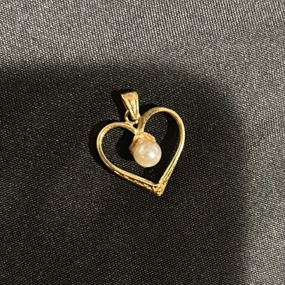14k gold pearl pendant